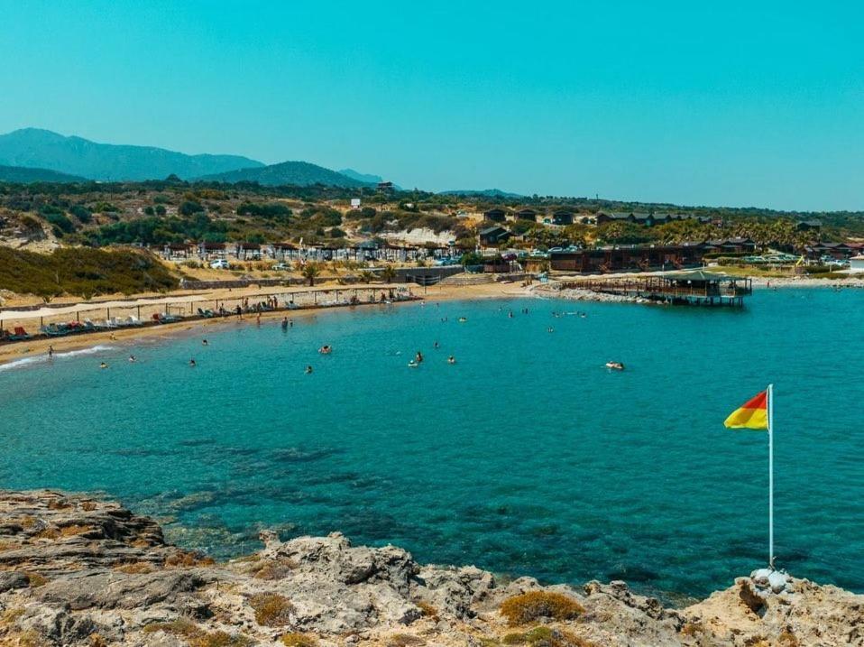 Zambak Holiday Village & Restaurant Superb Seafront Location ! Agios Georgios  Ngoại thất bức ảnh