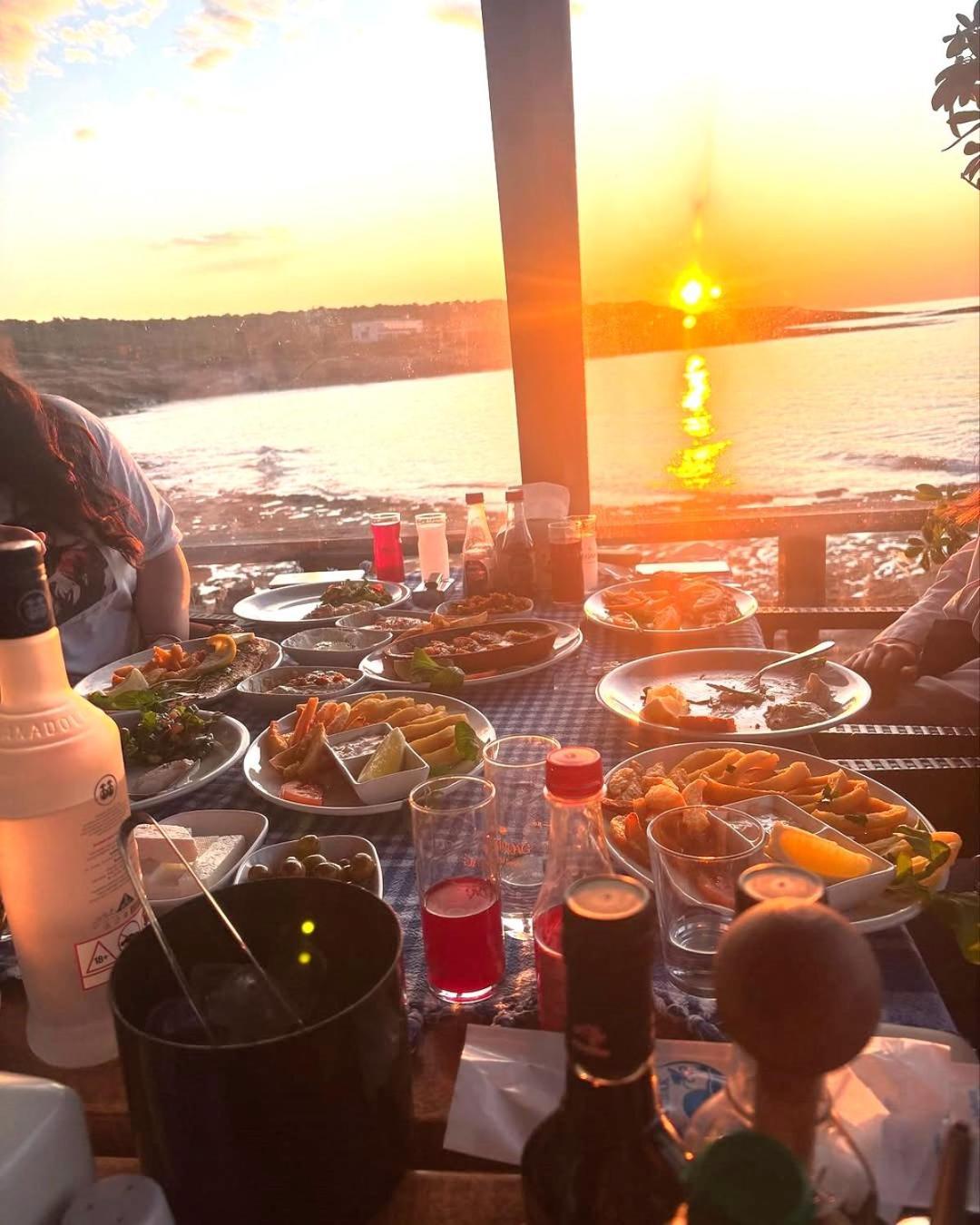 Zambak Holiday Village & Restaurant Superb Seafront Location ! Agios Georgios  Ngoại thất bức ảnh